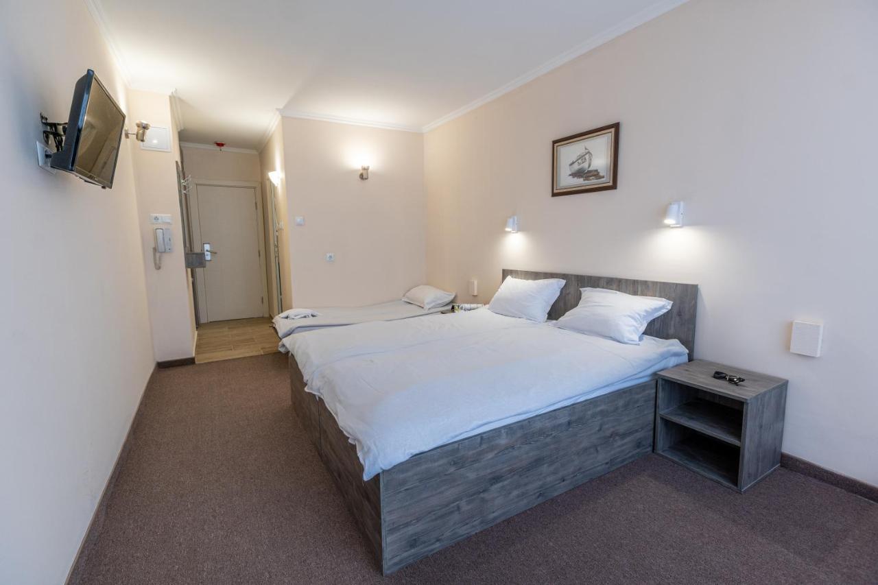 Hotel Azurro Slântsjev Brjag Eksteriør bilde