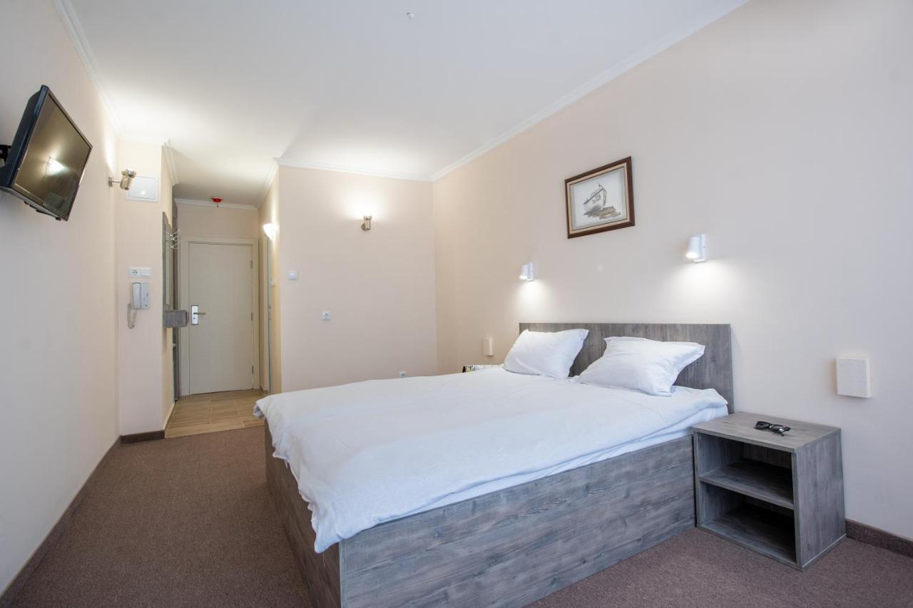 Hotel Azurro Slântsjev Brjag Eksteriør bilde