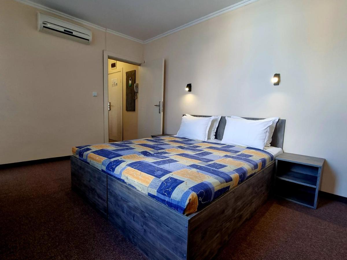 Hotel Azurro Slântsjev Brjag Eksteriør bilde